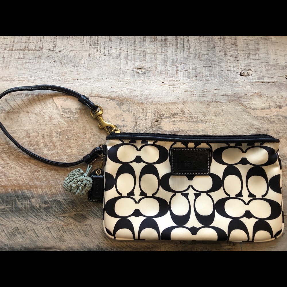 Authentic, beautiful, Coach wristlet